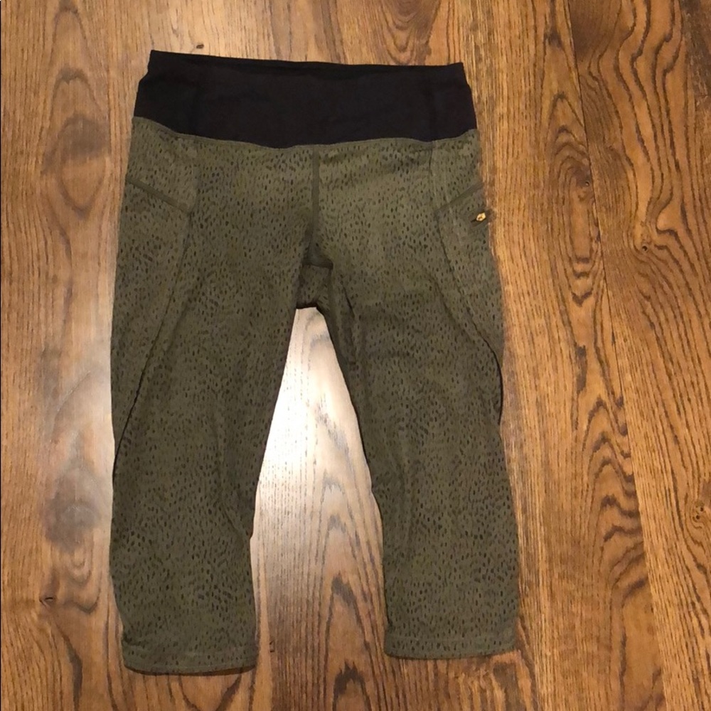 Cropped lululemon leggings!